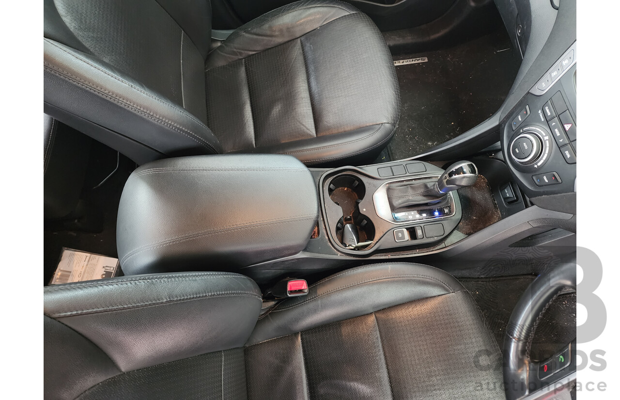 8/2014 Hyundai Santa Fe Elite CRDi (4x4) DM MY15 4d Wagon Red 2.2L