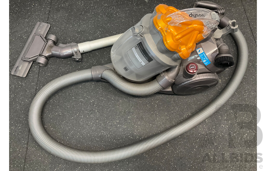 DYSON DC19 Cylinder Vacuum Cleaner