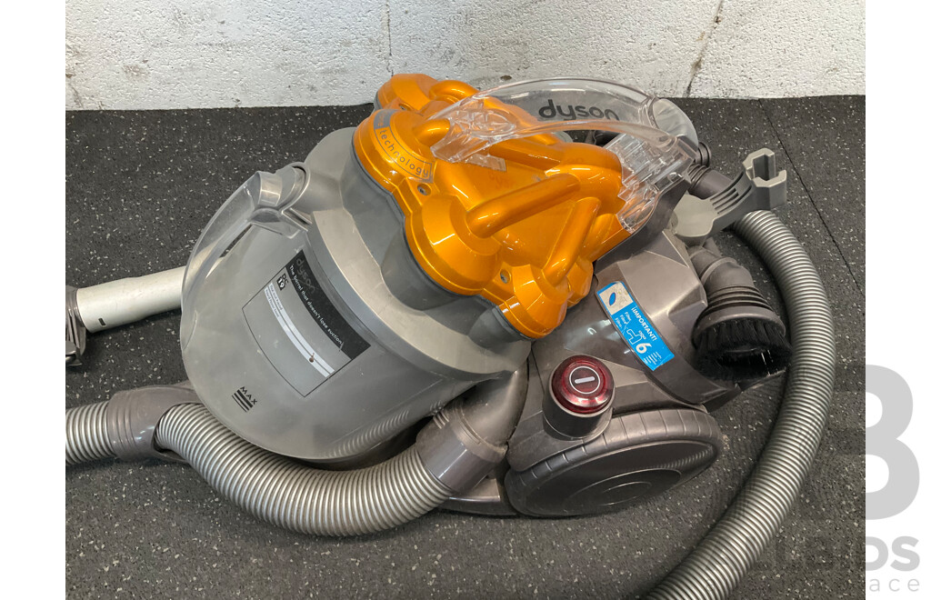 DYSON DC19 Cylinder Vacuum Cleaner