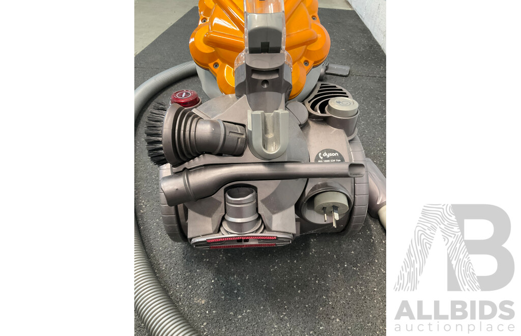 DYSON DC19 Cylinder Vacuum Cleaner