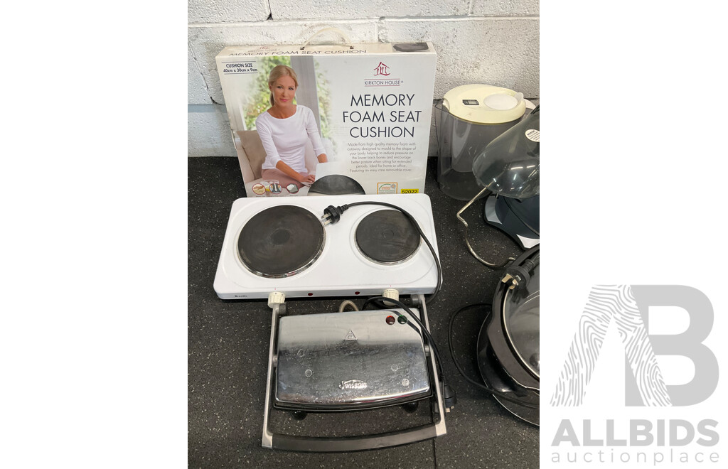 Assorted Kitchen Appliances