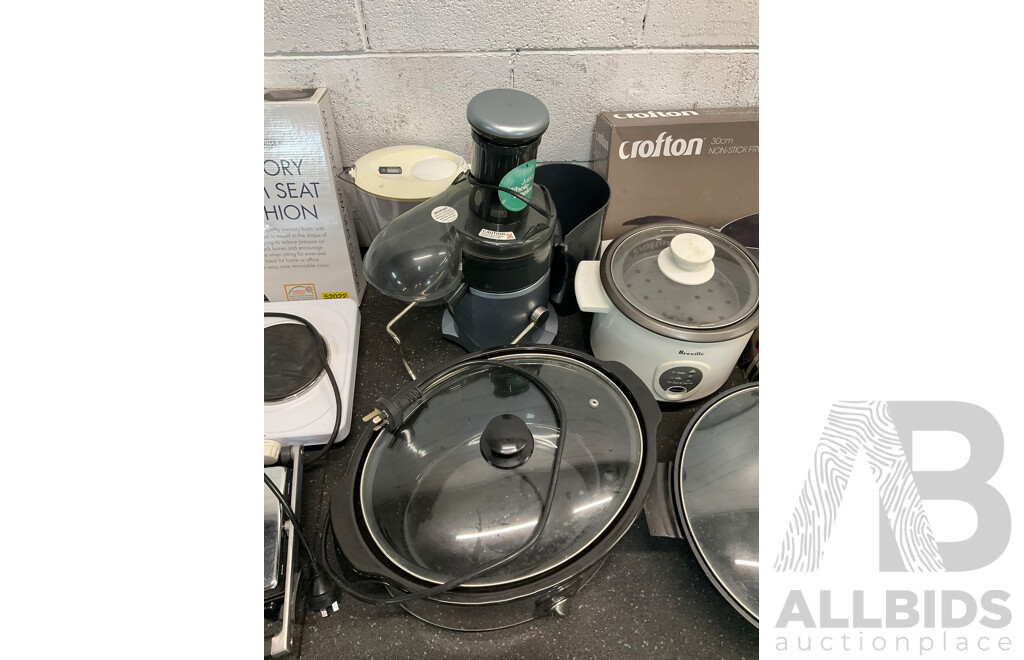 Assorted Kitchen Appliances