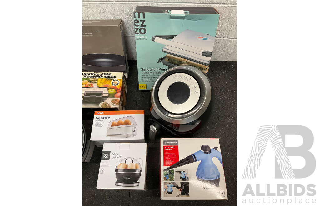 Assorted Kitchen Appliances