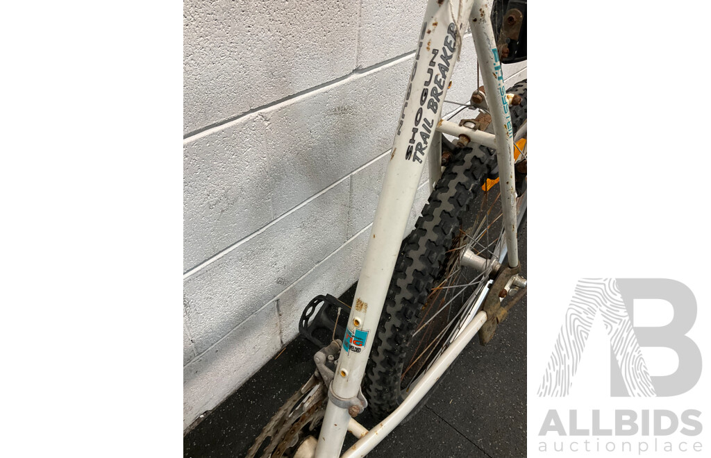 SHOGUN Trail Breaker Mountain Bike