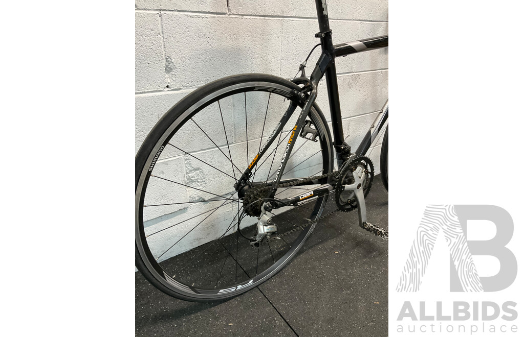 DIAMONDBACK Interval Racing Road Bike