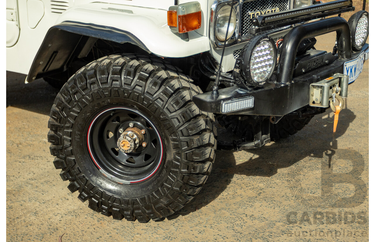 11/1977 Toyota Landcruiser SWB FJ40 (4x4) 2d Softtop White 4.2L