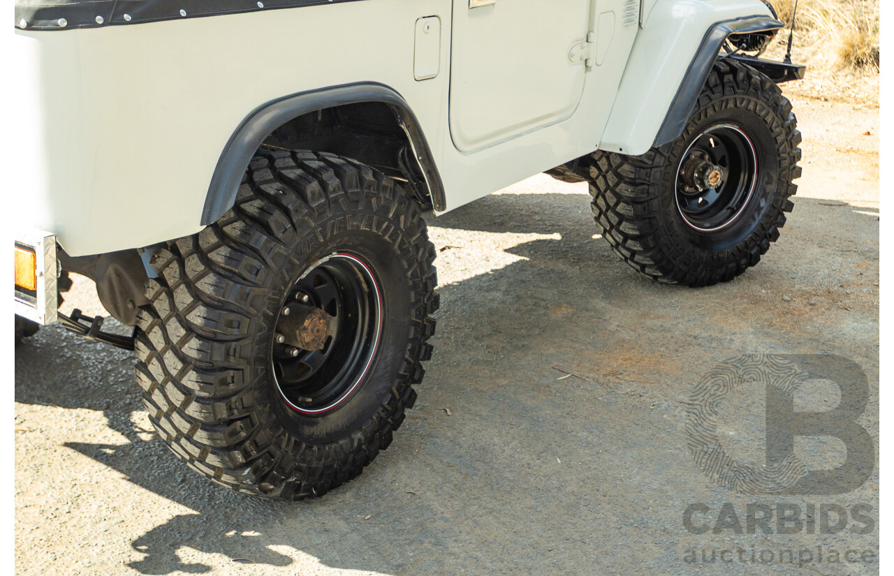 11/1977 Toyota Landcruiser SWB FJ40 (4x4) 2d Softtop White 4.2L