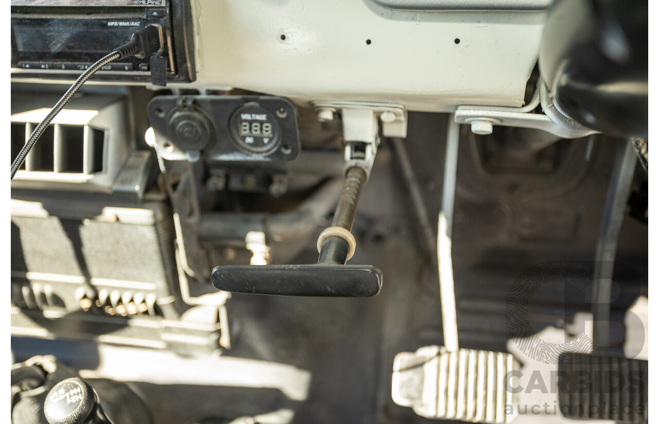11/1977 Toyota Landcruiser SWB FJ40 (4x4) 2d Softtop White 4.2L