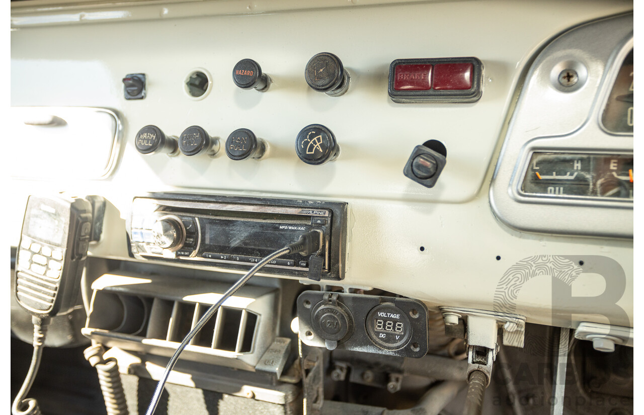 11/1977 Toyota Landcruiser SWB FJ40 (4x4) 2d Softtop White 4.2L