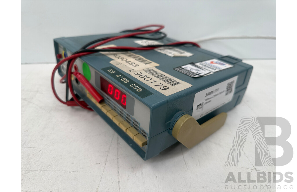 Tektronix CDM250 Digital Multimeter