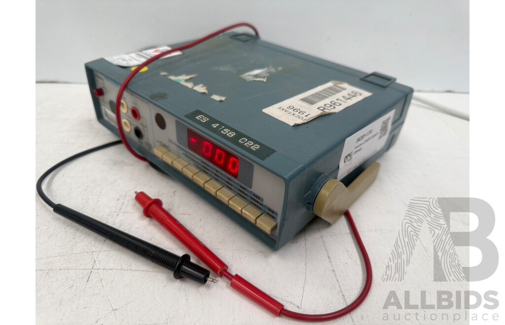 Tektronix CDM250 Digital Multimeter