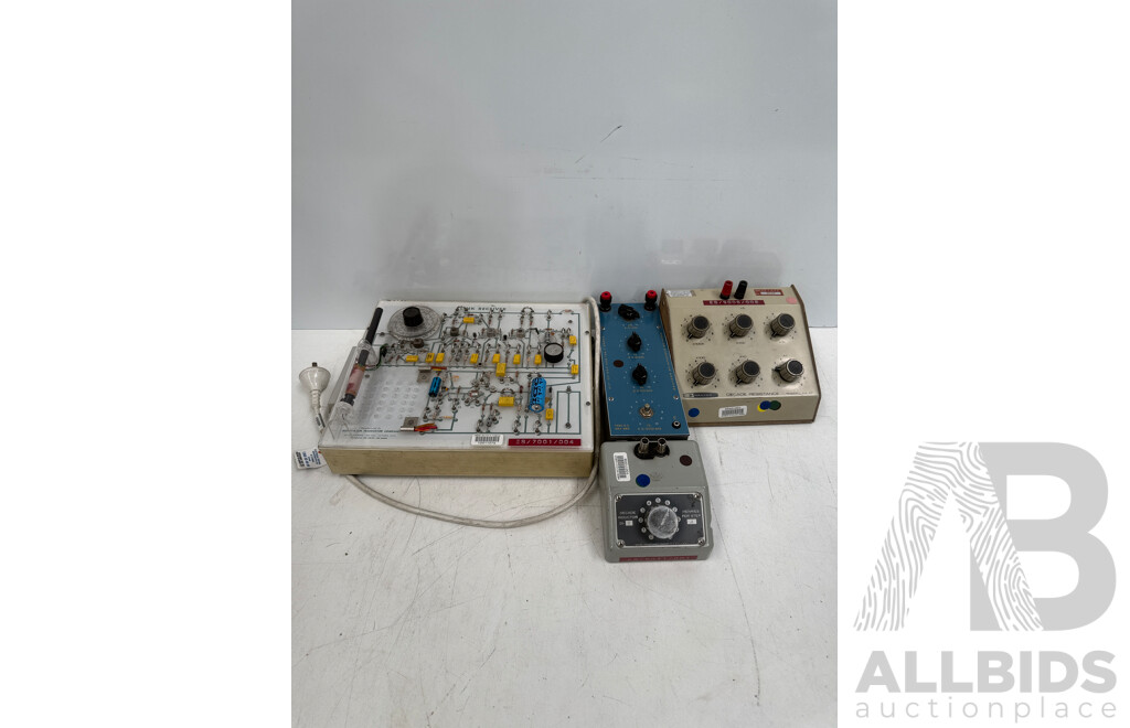 ATC Link Receiver + UTC Decade Inductor + Dukes & Briggs Capacitance Substitution Box + HeathKit Dcade Resistance