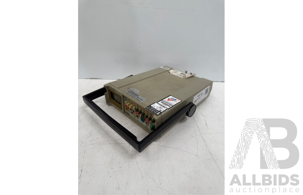 Fluke 8010A Portable Bench Digital Meter