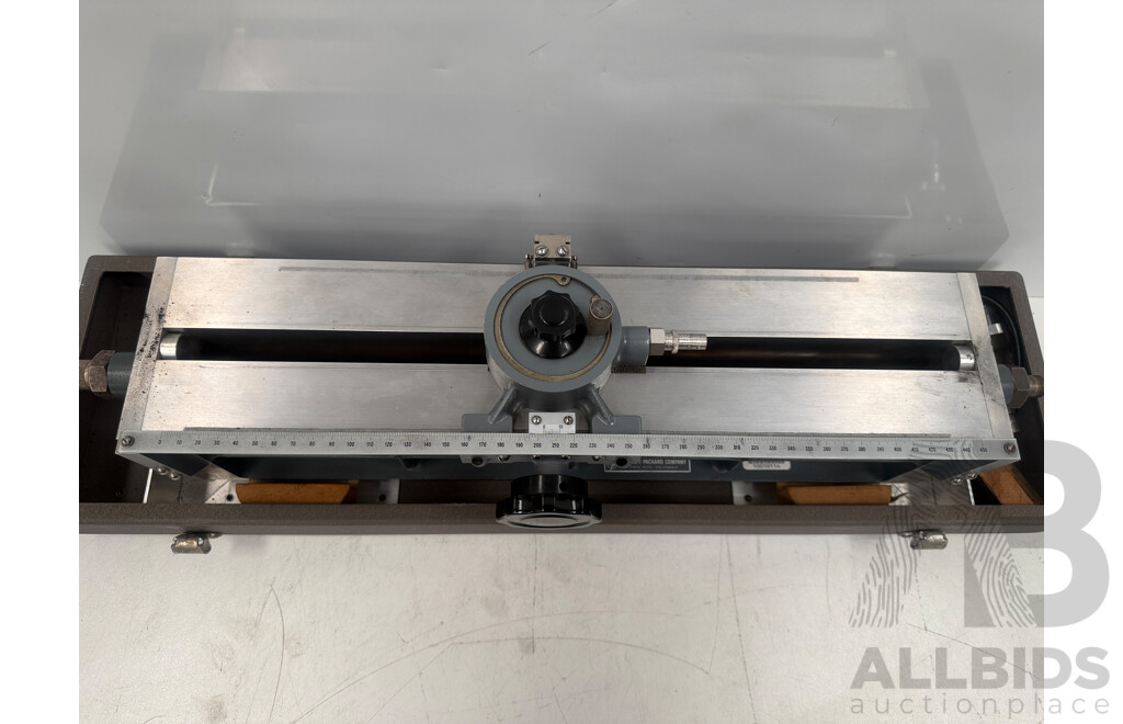 Hewlett-Packard - Microwave Measurement Instrument (VSWR)