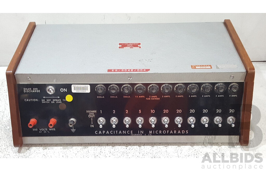 J.J. Lloyd Instruments (C140) Capacitance in Microfarads Appliance