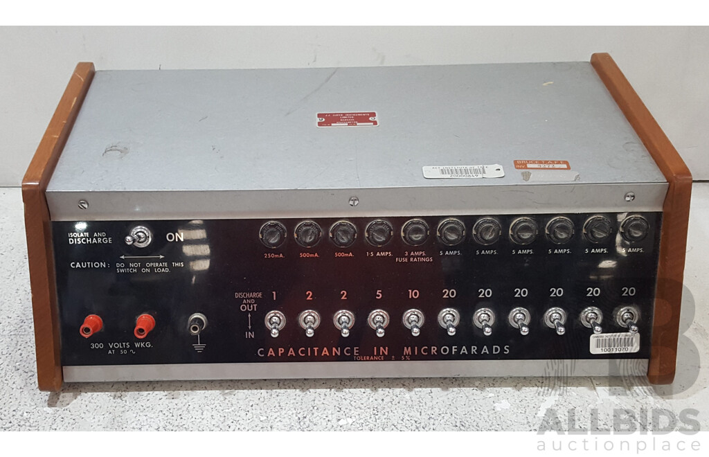 J.J. Lloyd Instruments (C140) Capacitance in Microfarads Appliance