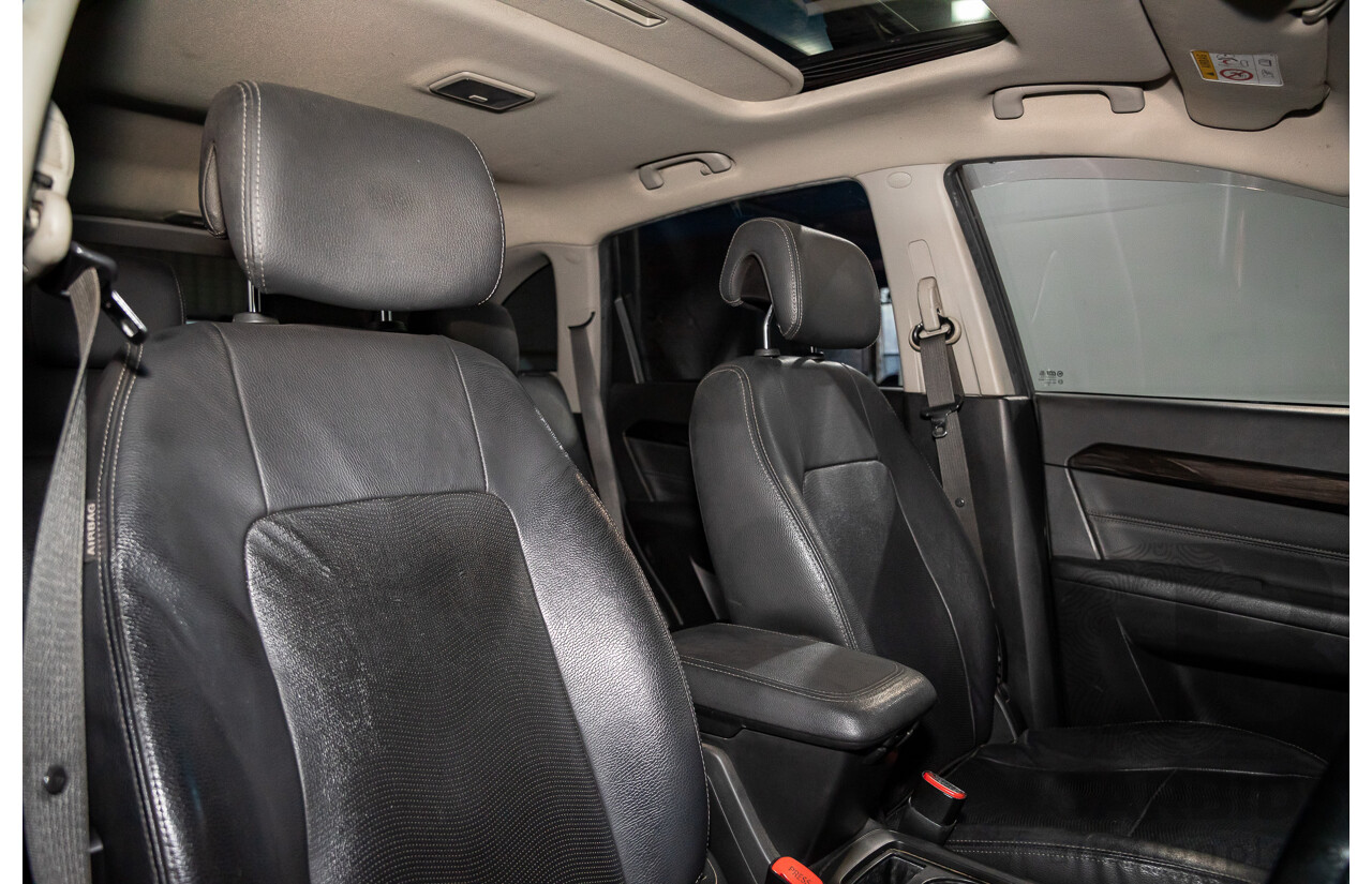 11/2013 Holden Captiva 7 LX (AWD) CG MY13 4d Wagon Carbon Flash Metallic V6 3.0L - 7 Seater