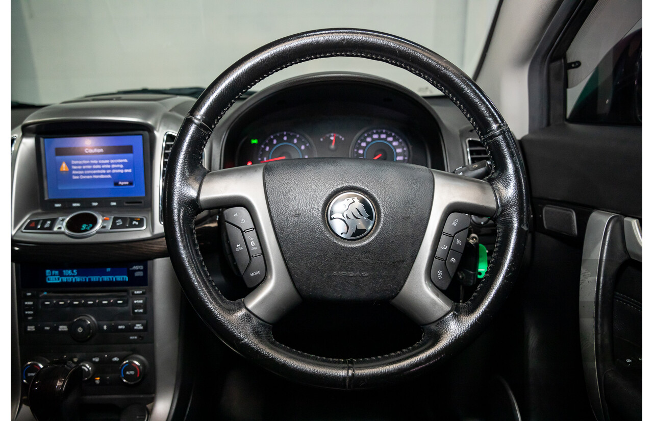 11/2013 Holden Captiva 7 LX (AWD) CG MY13 4d Wagon Carbon Flash Metallic V6 3.0L - 7 Seater