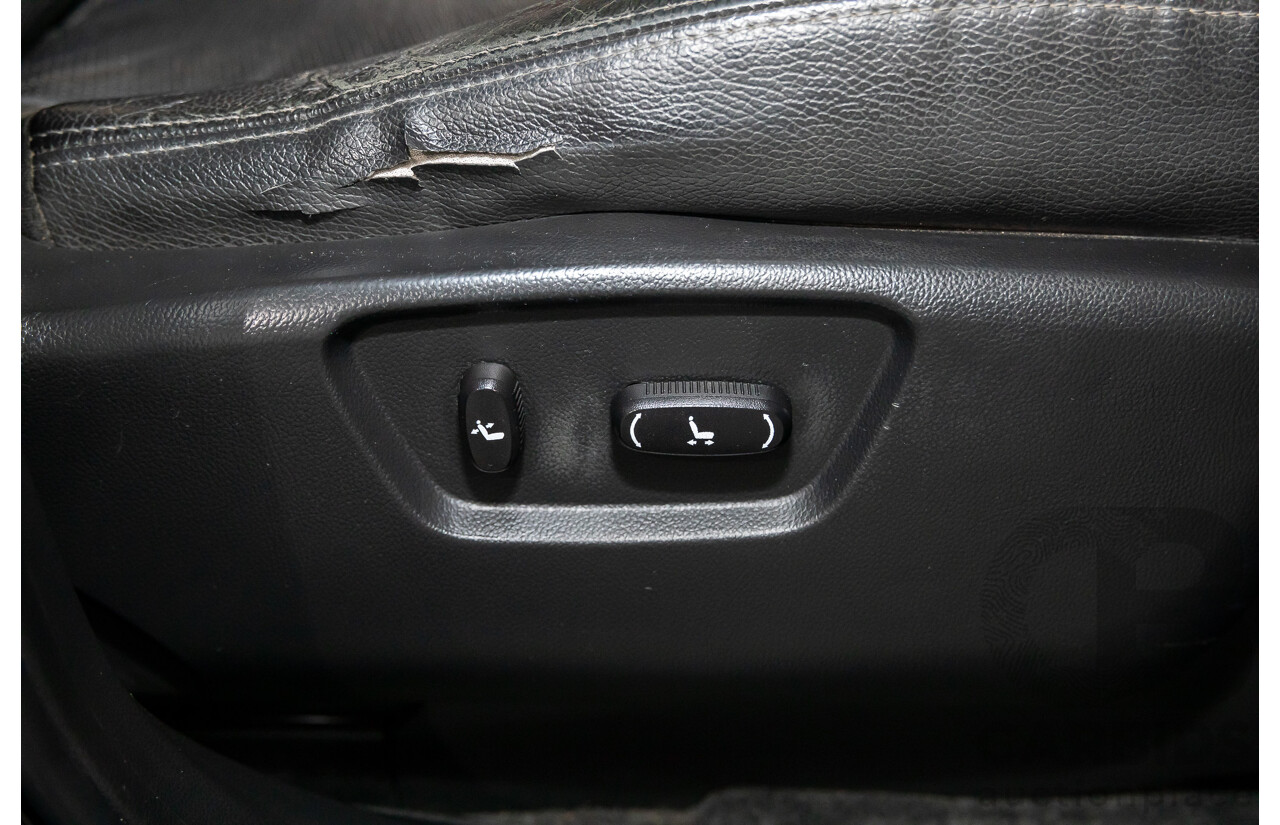 11/2013 Holden Captiva 7 LX (AWD) CG MY13 4d Wagon Carbon Flash Metallic V6 3.0L - 7 Seater