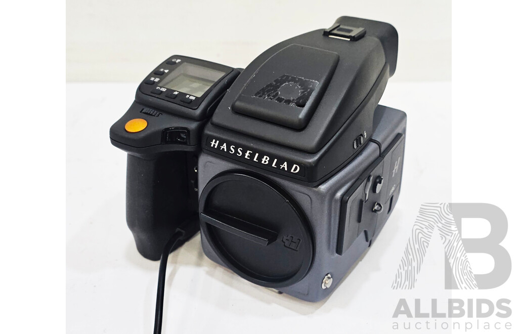 Hasselblad H6D-400c MS Multi-Shot Medium Format DSLR Camera Body