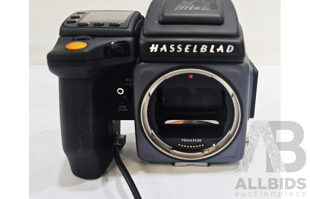 Hasselblad H6D-400c MS Multi-Shot Medium Format DSLR Camera Body