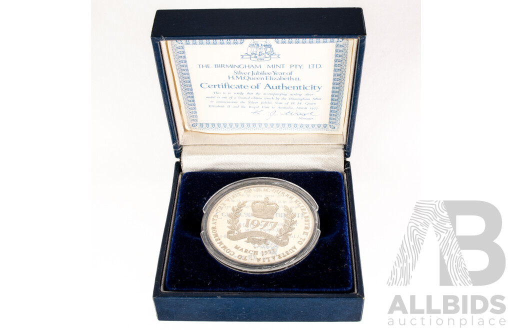 Rare Birmingham Mint 1977 Silver Medal Commemorating Queen Elizabeth II Jubilee Visit to Australia  .925