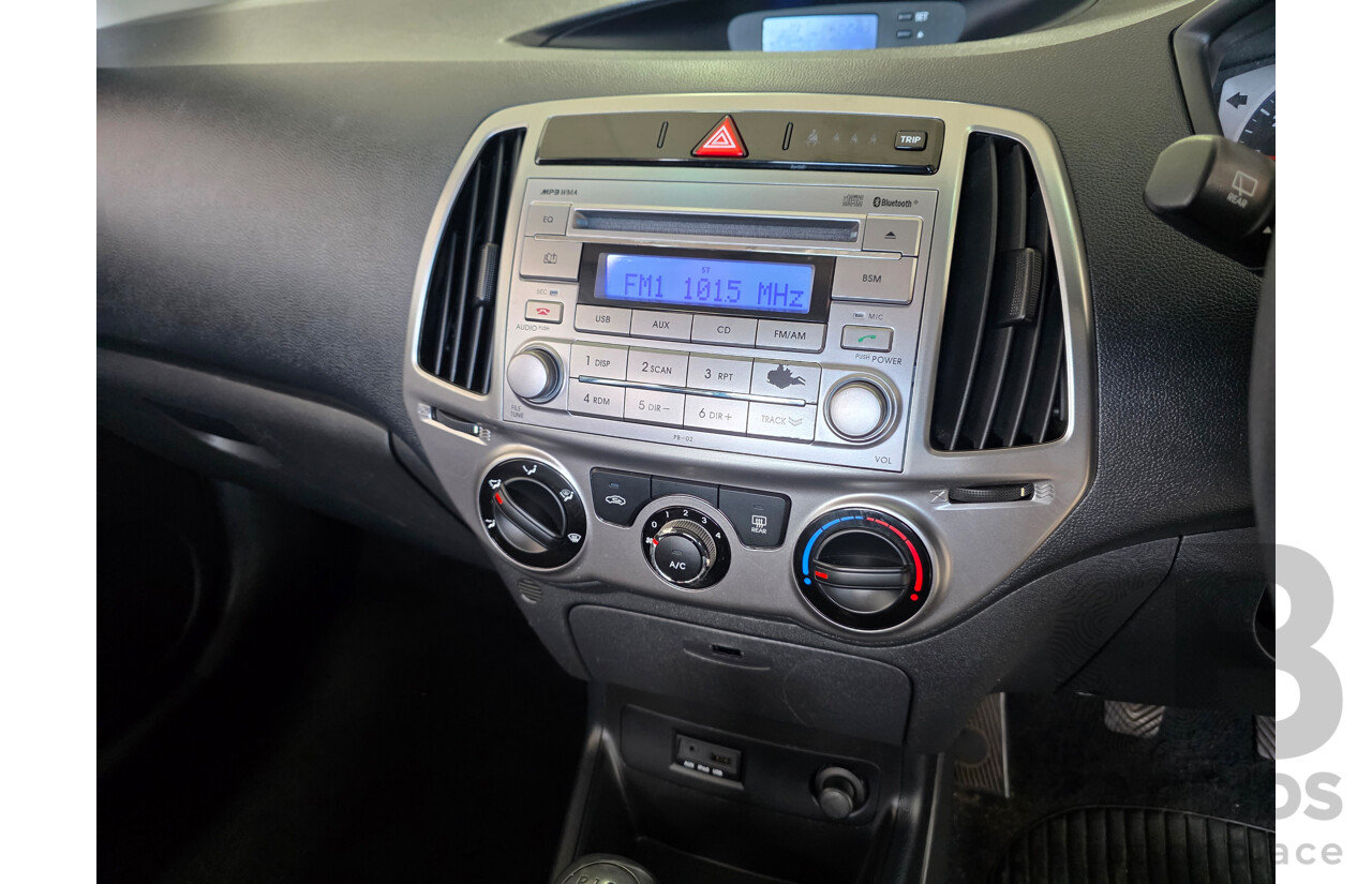 3/2014 Hyundai i20 Active PB MY14 3d Hatchback Silver  1.4L