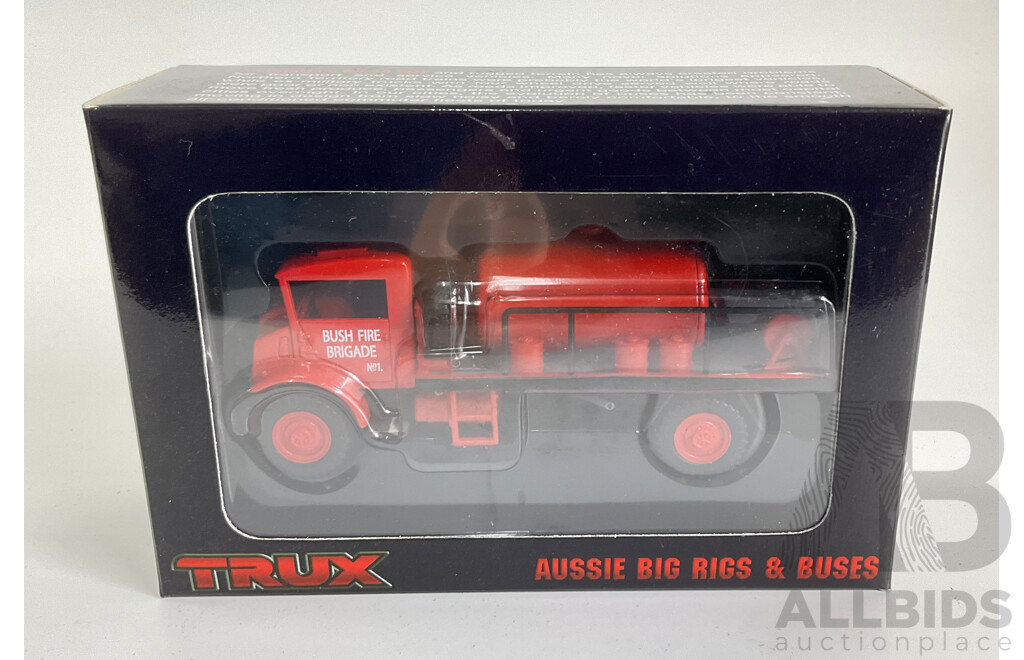 Trux Diecast 1940's Chevrolet Blitz Wagon Fire Fighting Tanker  - 1:50 Scale