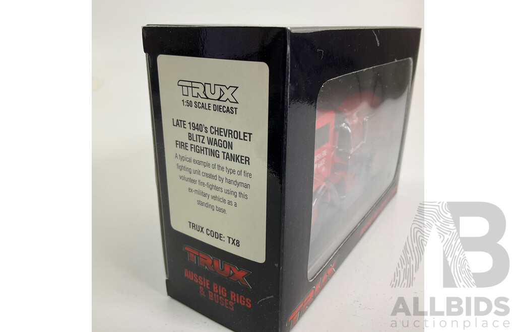Trux Diecast 1940's Chevrolet Blitz Wagon Fire Fighting Tanker  - 1:50 Scale