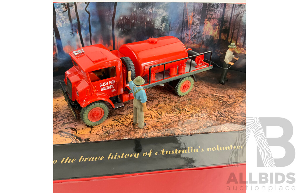 Trux Diecast 1940's Chevrolet Blitz Wagon Fire Fighting Tanker in Scene - 1:50 Scale