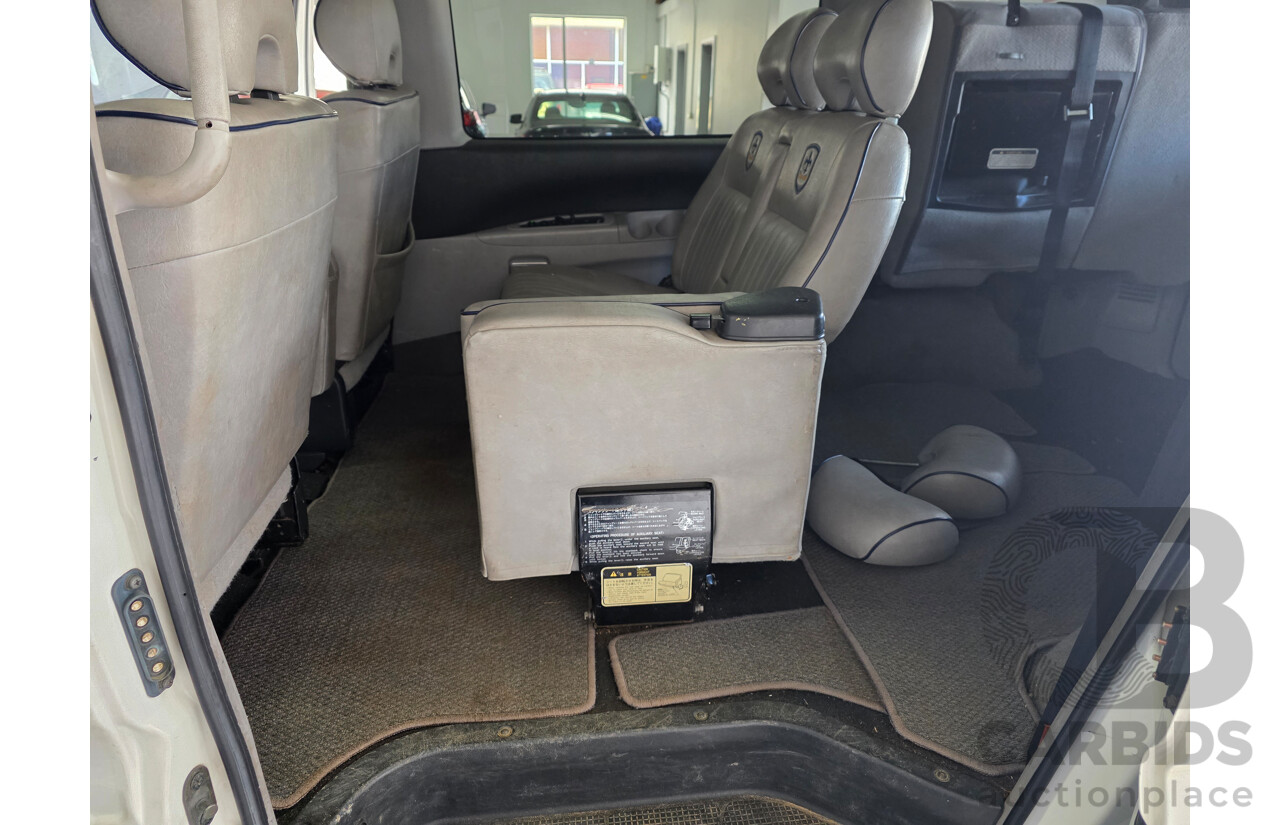 3/2000 Mitsubishi Delica Chamonix (4x4) 4d Van White Turbo Diesel 2.8L