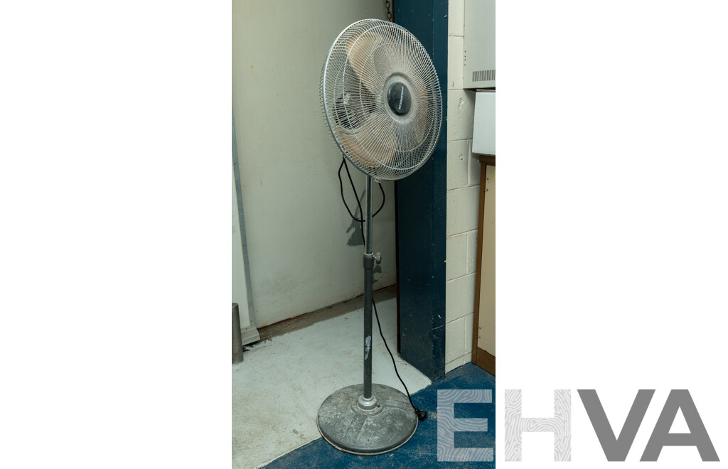 Dynabreeze Pedestal Fan
