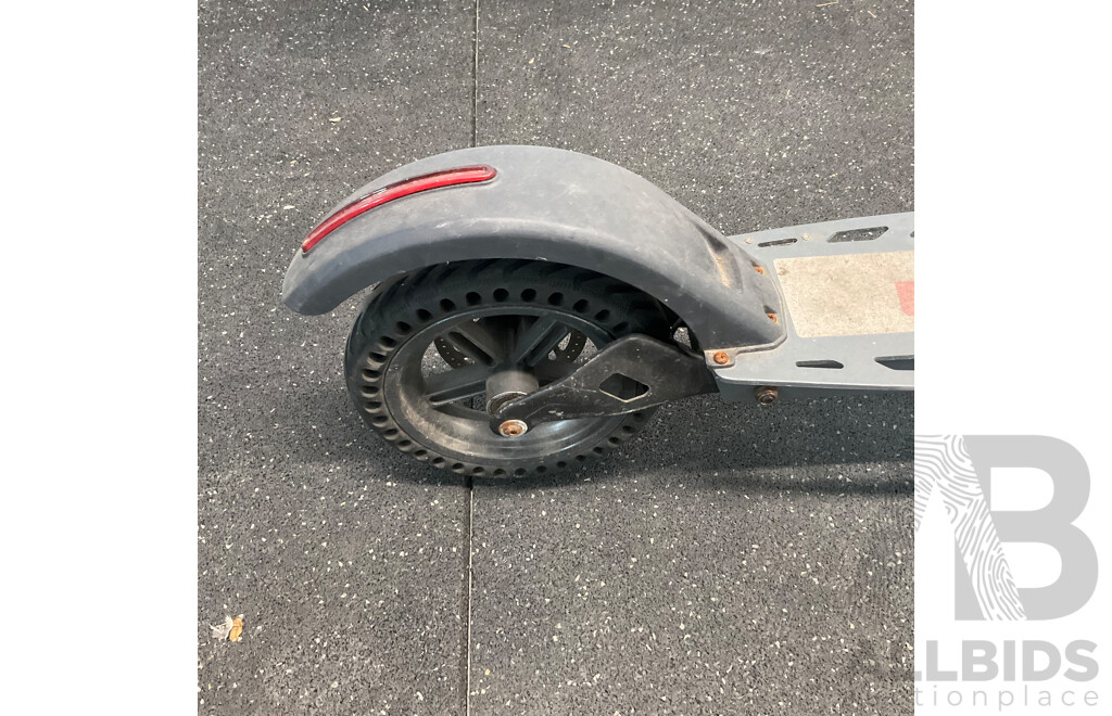 E-Runner Electric Scooter