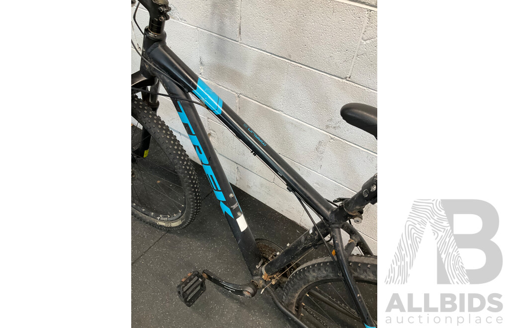 TREK Marlin 5 Mountain Bike