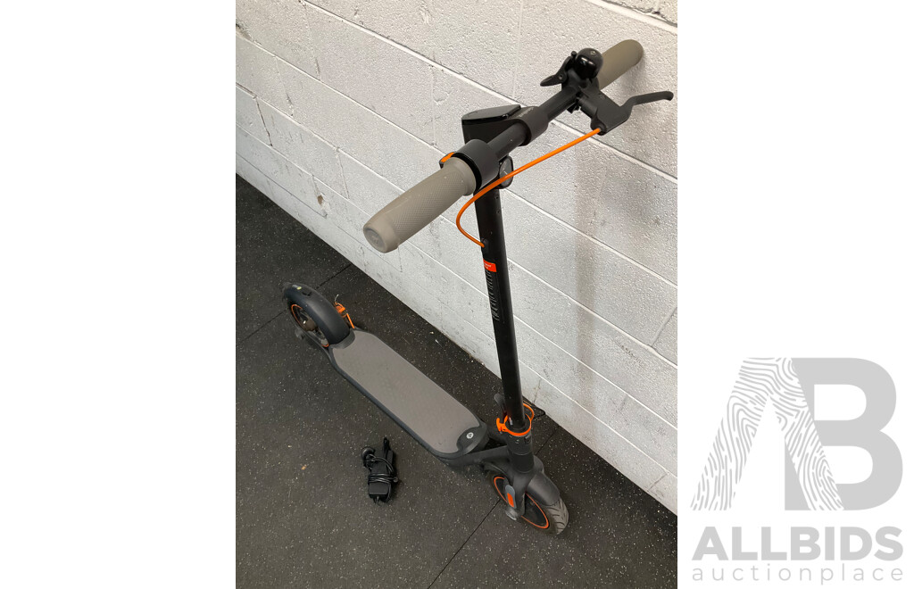 Segway Ninebot KickScooter F40 IPX5 Electric Scooter - Black