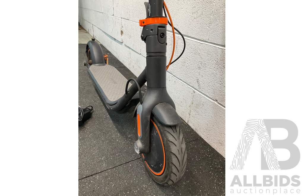 Segway Ninebot KickScooter F40 IPX5 Electric Scooter - Black