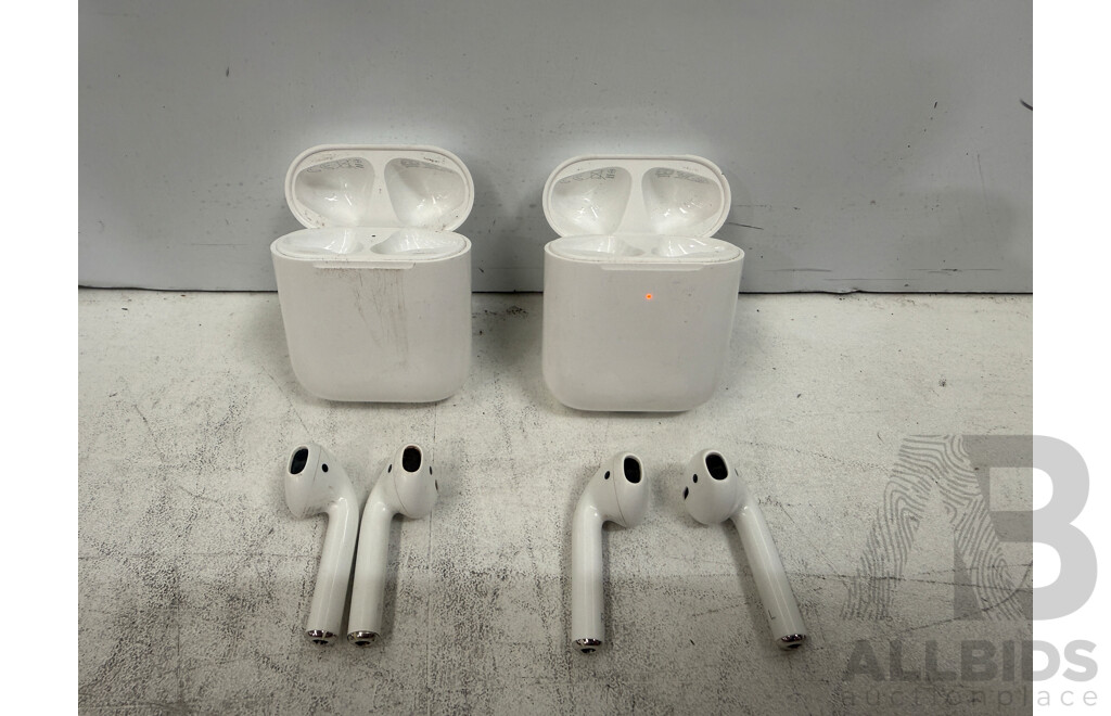 2x Apple Air Pods with Charge Case