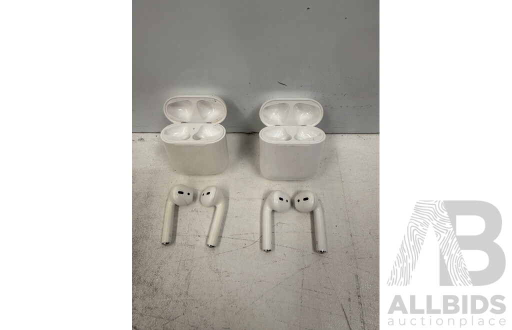 2x Apple Air Pods with Charge Case