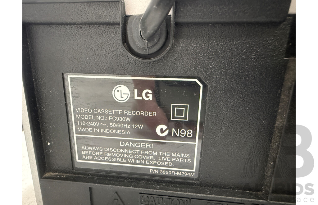 LG FC930W Video Cassette Recorder + Digitech 2 Way VGA/Audio Splitter + Aphex Studio Dominator Model 700