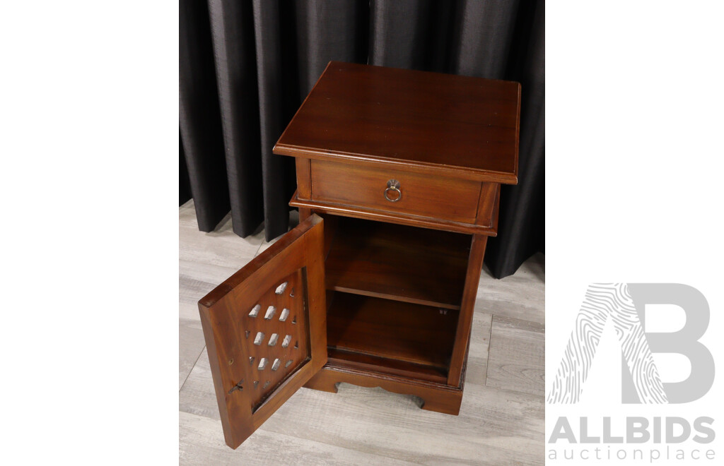 Pair of Reproduction Mahogany Bedside Cabinets