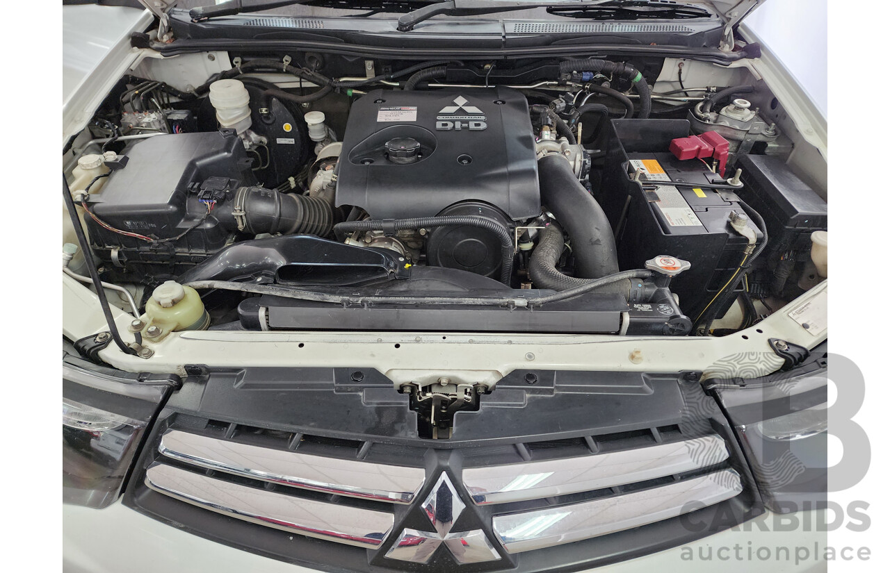 6/2013 Mitsubishi Triton GLX (4x4) MN MY13 Double Cab Utility White 2.5L