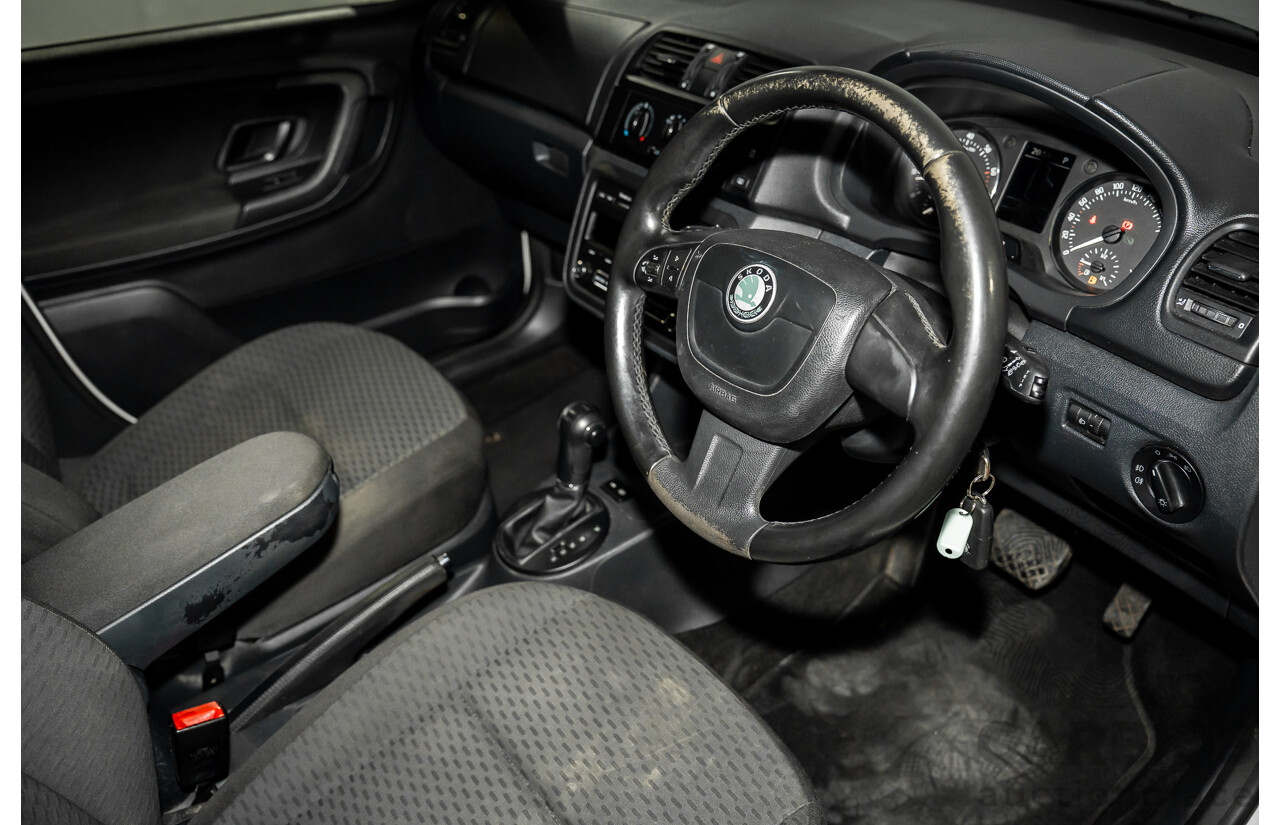 6/2012 Skoda Fabia 77 TSI 5JF MY13 5d Hatchback Candy White Turbo 1.2L