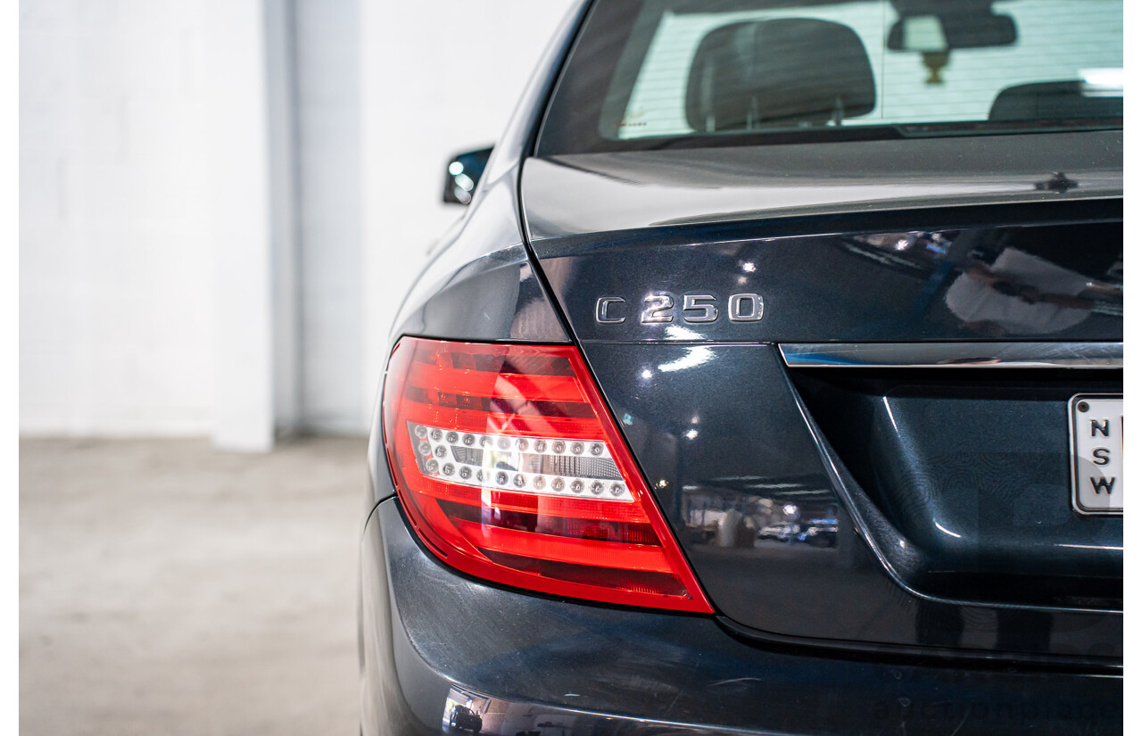 01/2014 Mercedes-Benz C250 Avantgarde W204 MY14 4d Sedan Magnetite Black Metallic Turbo 1.8L
