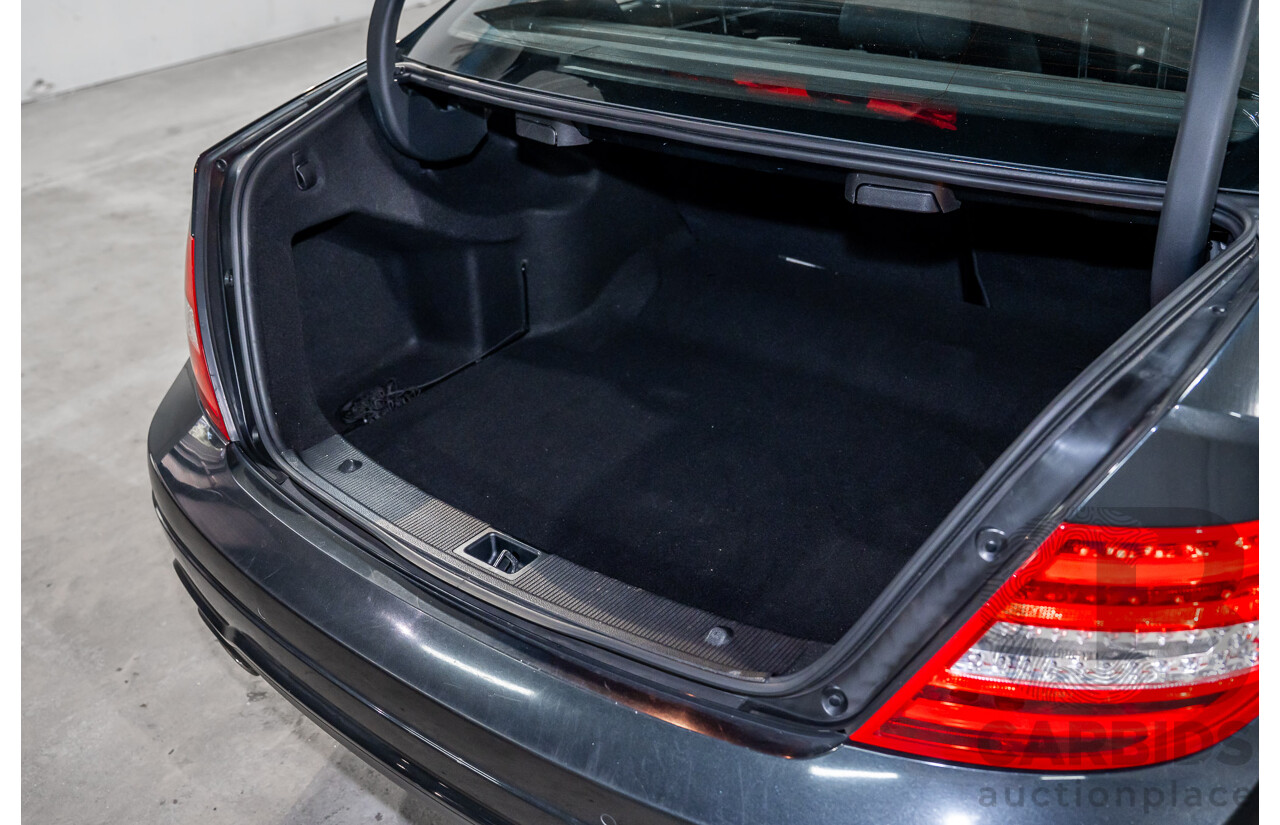 01/2014 Mercedes-Benz C250 Avantgarde W204 MY14 4d Sedan Magnetite Black Metallic Turbo 1.8L