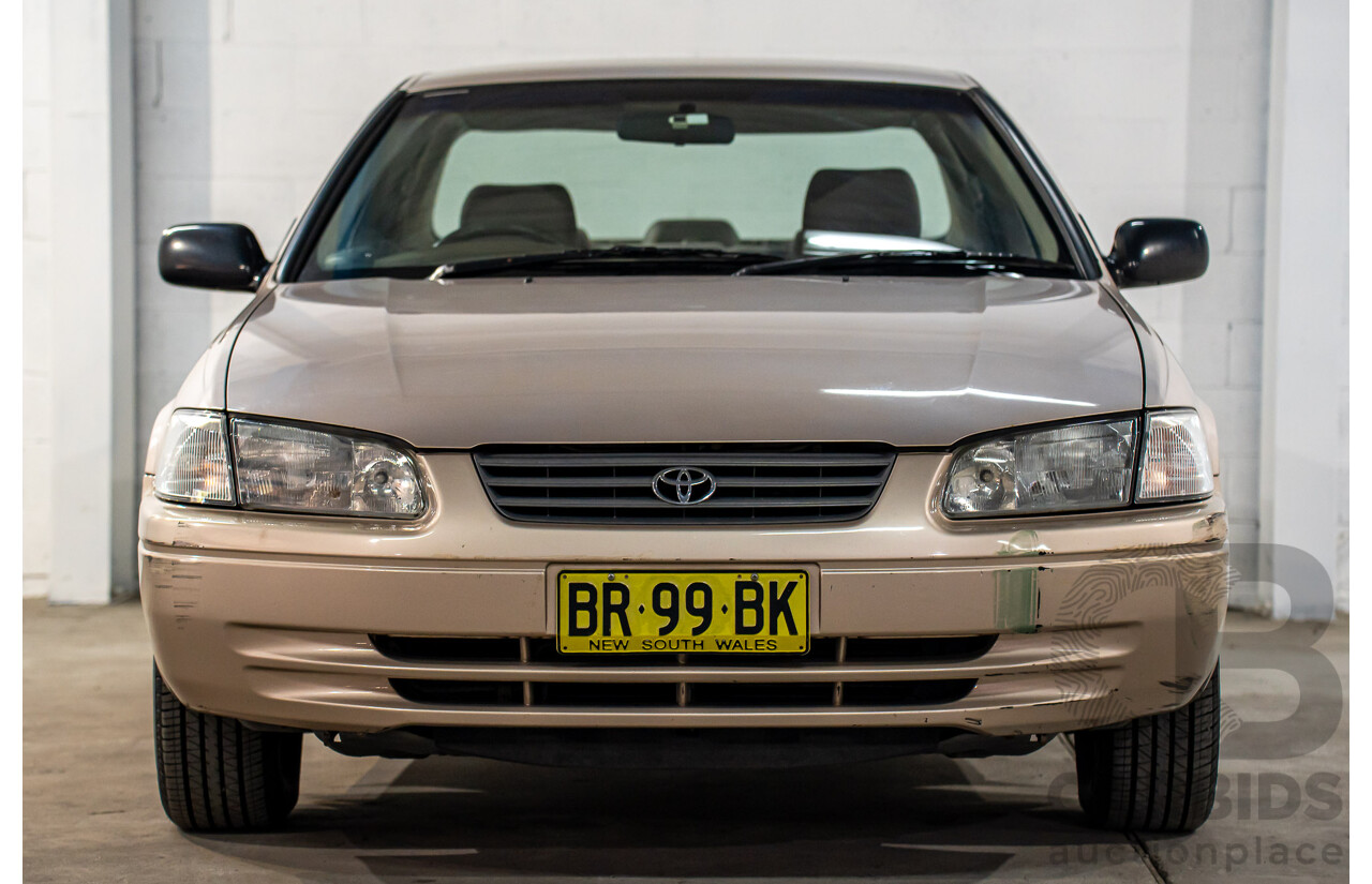 9/1999 Toyota Camry CSi SXV20R 4d Sedan Parchment Metallic 2.2L