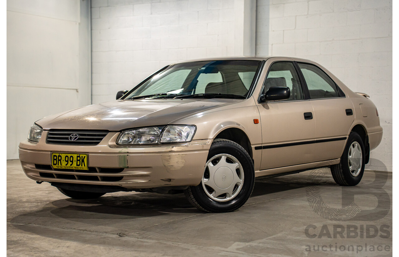 9/1999 Toyota Camry CSi SXV20R 4d Sedan Parchment Metallic 2.2L
