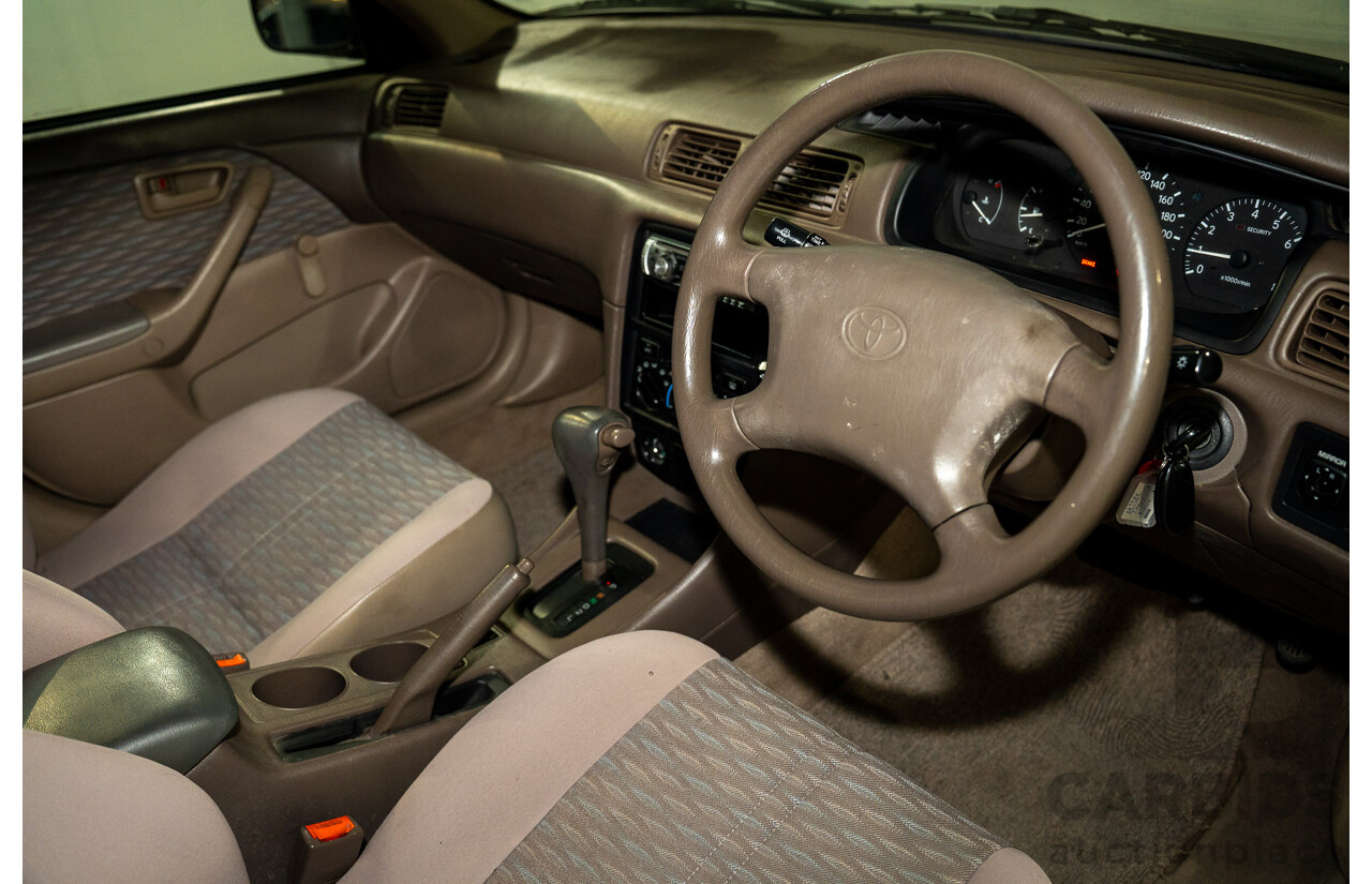 9/1999 Toyota Camry CSi SXV20R 4d Sedan Parchment Metallic 2.2L