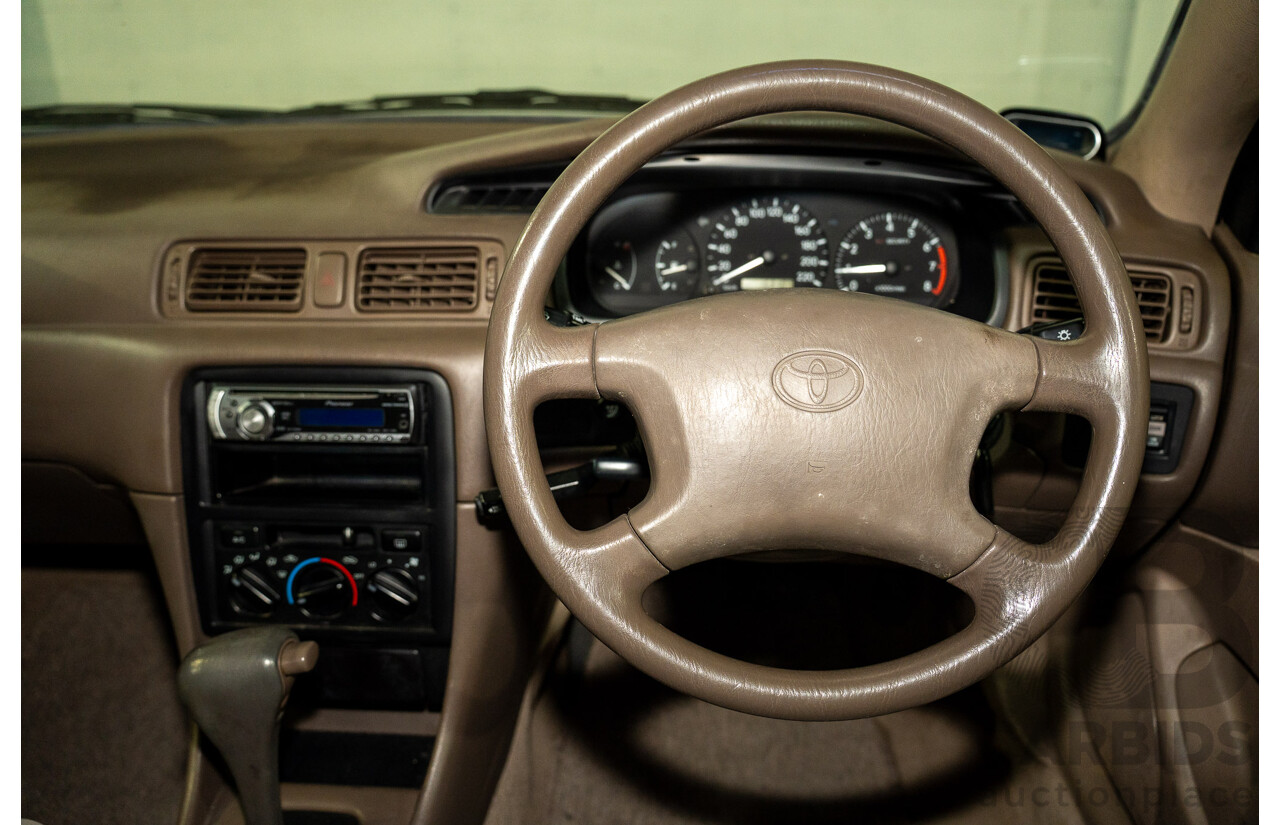 9/1999 Toyota Camry CSi SXV20R 4d Sedan Parchment Metallic 2.2L