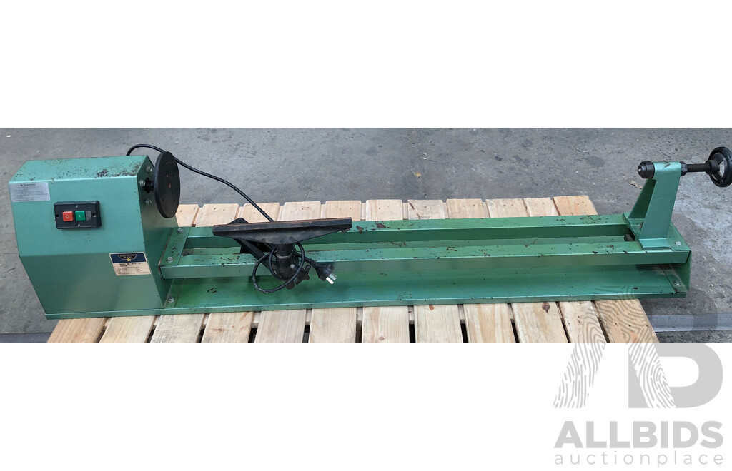 Sher Power Tools Wood Lathe and Lathe Chisels