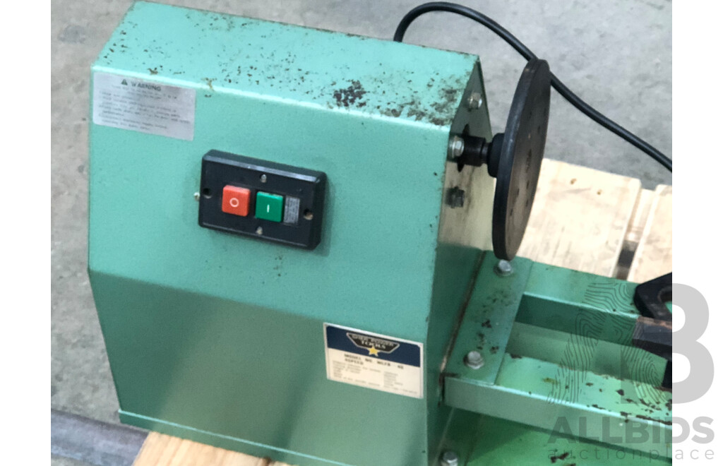 Sher Power Tools Wood Lathe and Lathe Chisels